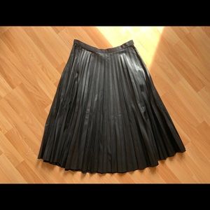 TOPSHOP Faux Leather Pleated Midi Skirt